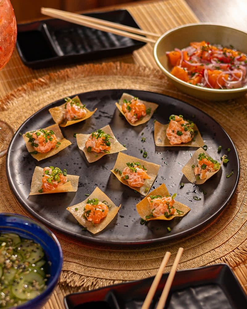 Canapé de Salmão — Sushino Restaurant